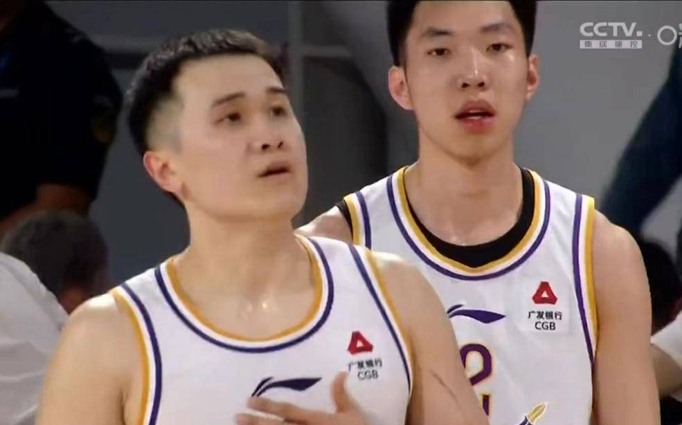 包含张帆22分北控力克深圳库马杰15+12山东胜江苏的词条